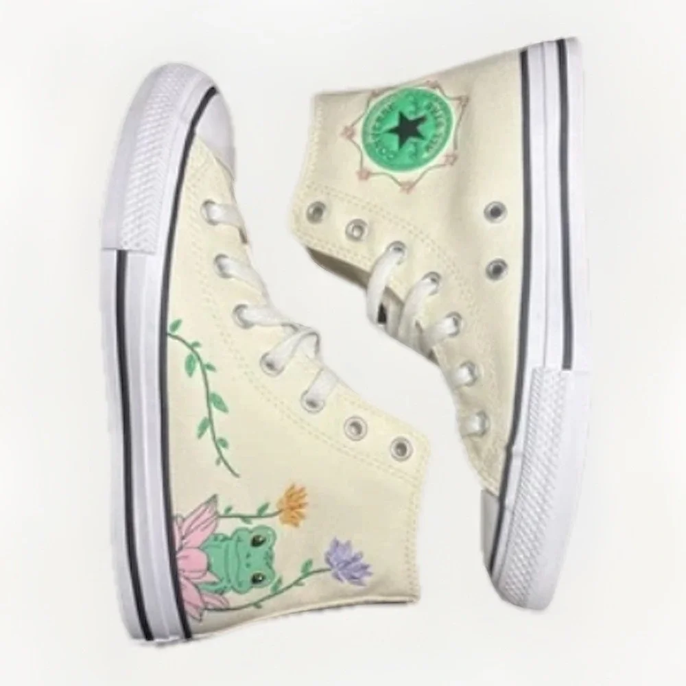 A14867F Converse Hi In Size 2.5 Youth